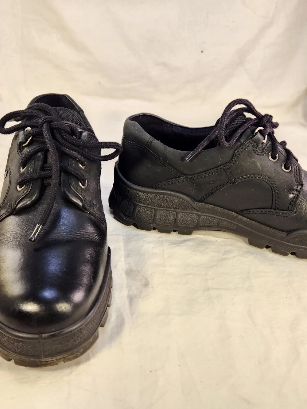 ECCO TRACK GORETEX MEN LACES SHOES BLACK COLOR SIZE  40/ 7